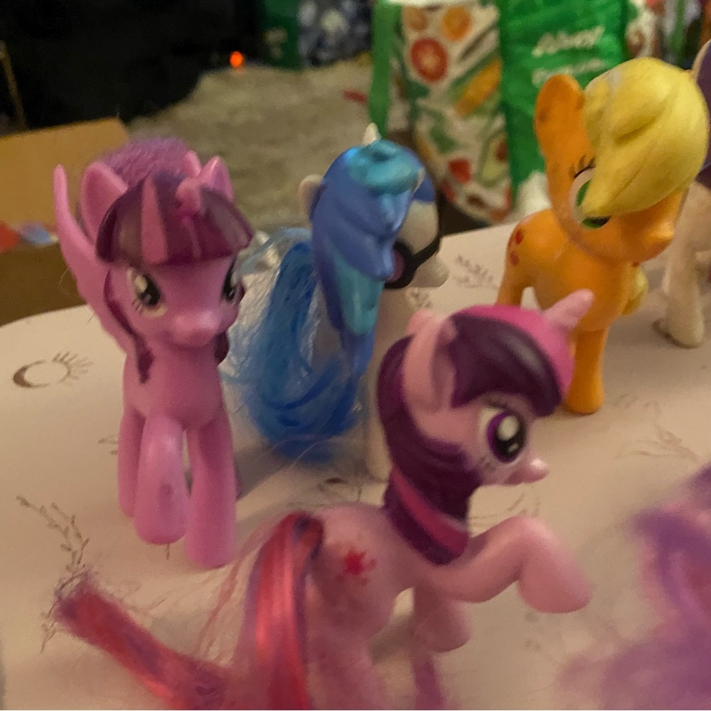 Lot of 24 Official My Little Pony Figures - Picture 3 of 16